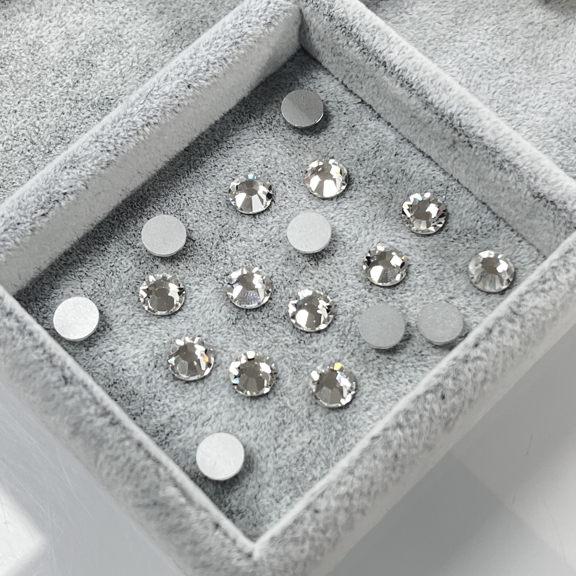 Celestial Altı Düz SS30 Crystal - Beyaz Altı Düz 6mm Kristal Cam Taş - Gelinlik Taşı