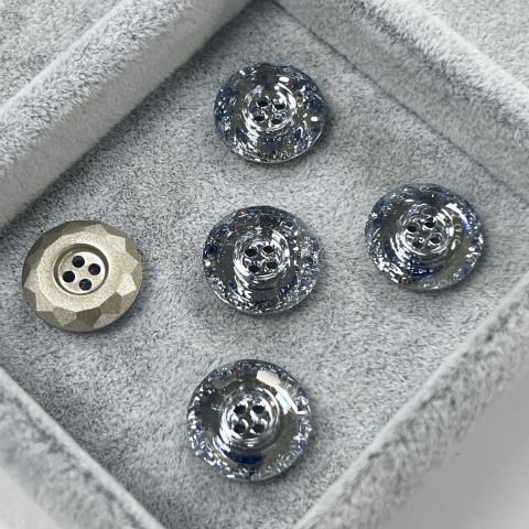 Swarovski 3008 Düğme 14mm Crystal Blue Shade (001BLSH) F - Yuvarlak Deniz Mavisi Renkli Ortadan Dikilebilir Düğme