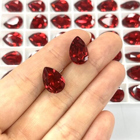 Swarovski 4320 14X10mm Scarlet (276) Foyalı - Damla Şekilli Kasalanabilir Taş