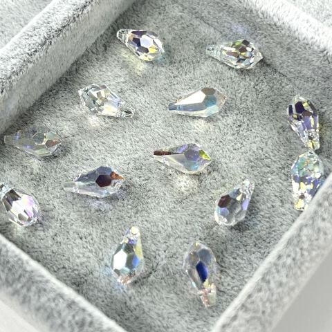 Swarovski 6000 Sivri Damla 11x5,5mm Crystal Aurore Boreale (001AB) - Sivri Damla Şekilli Tek Delikli Janjan Renkli Kolye Ucu