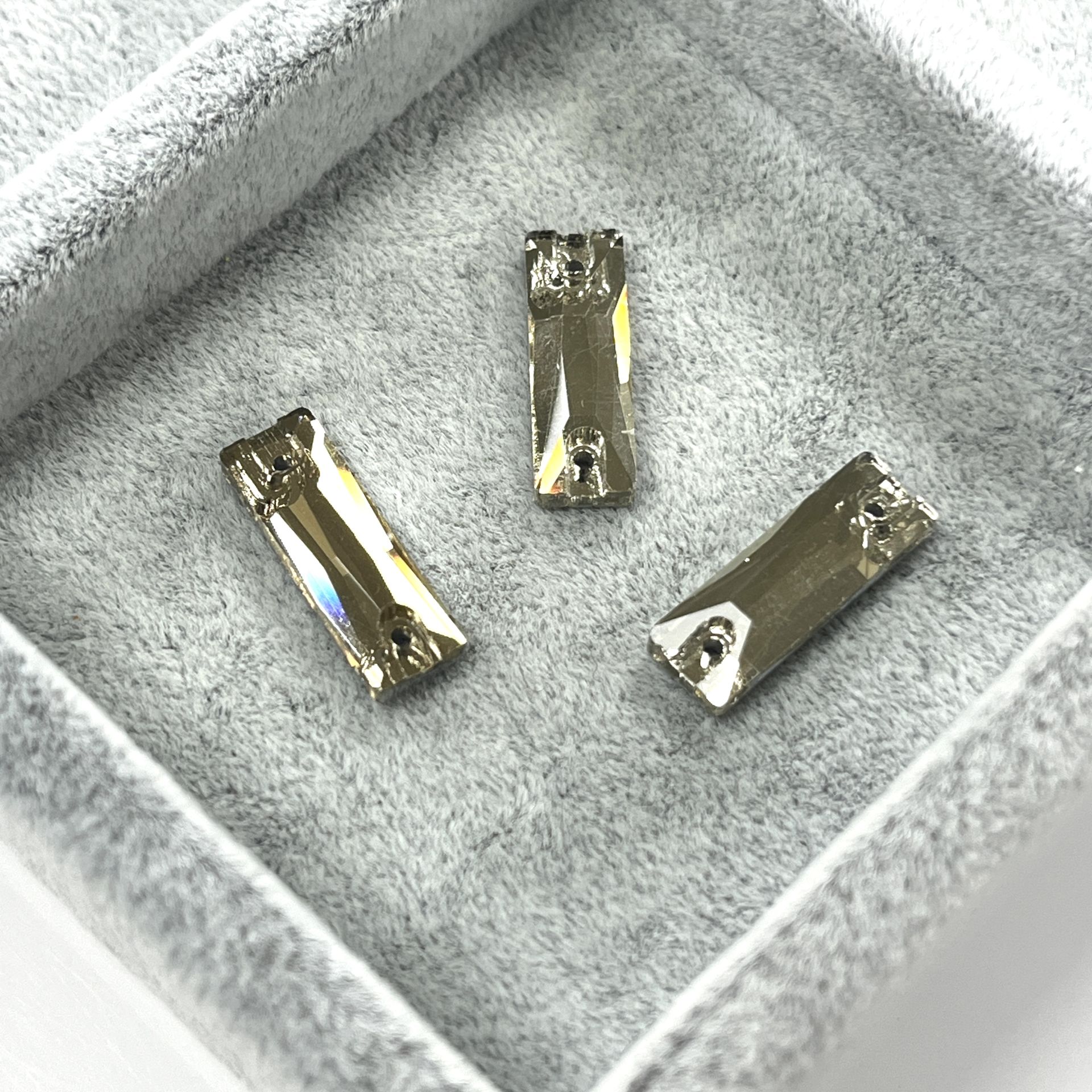 Dikdörtgen Şekilli 18x6mm Dikilebilir Light Colorado Topaz Cam Taş - Açık Kahverengi Dikme Taş