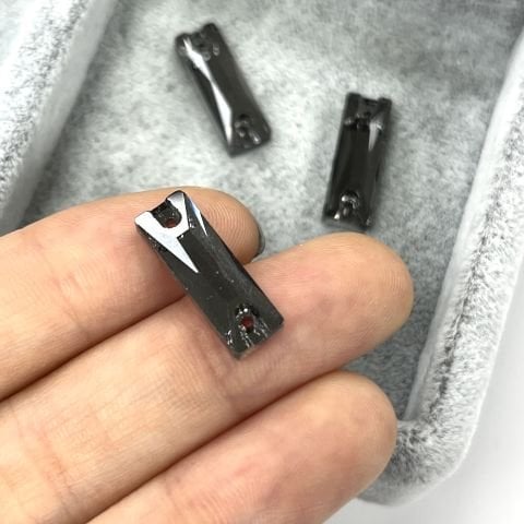 Dikdörtgen Şekilli 18x6mm Dikilebilir Black Diamond Cam Taş - Füme Dikme Taş