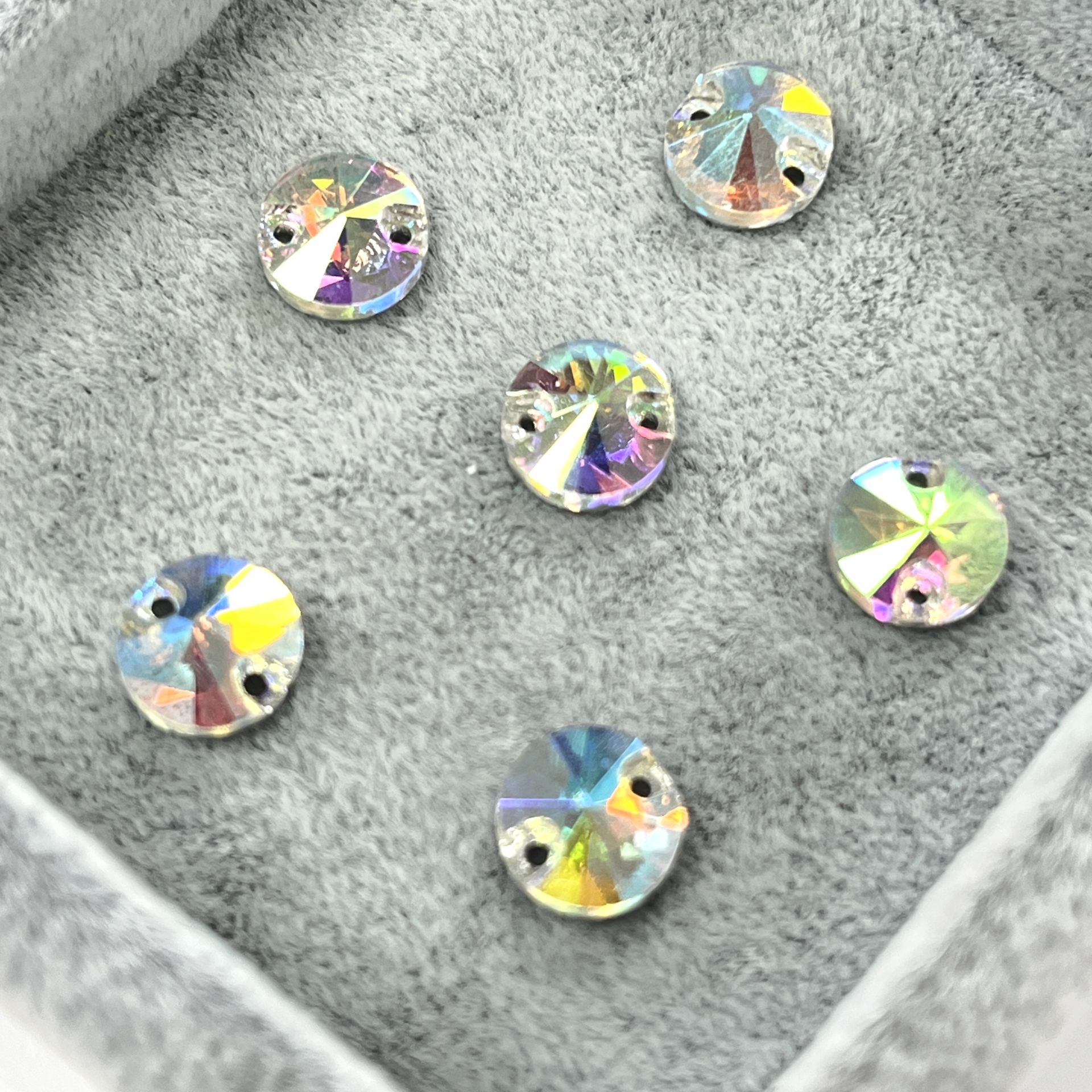 Yuvarlak Şekilli 8mm Dikilebilir Crystal AB Cam Taş - Janjan Dikme Taş