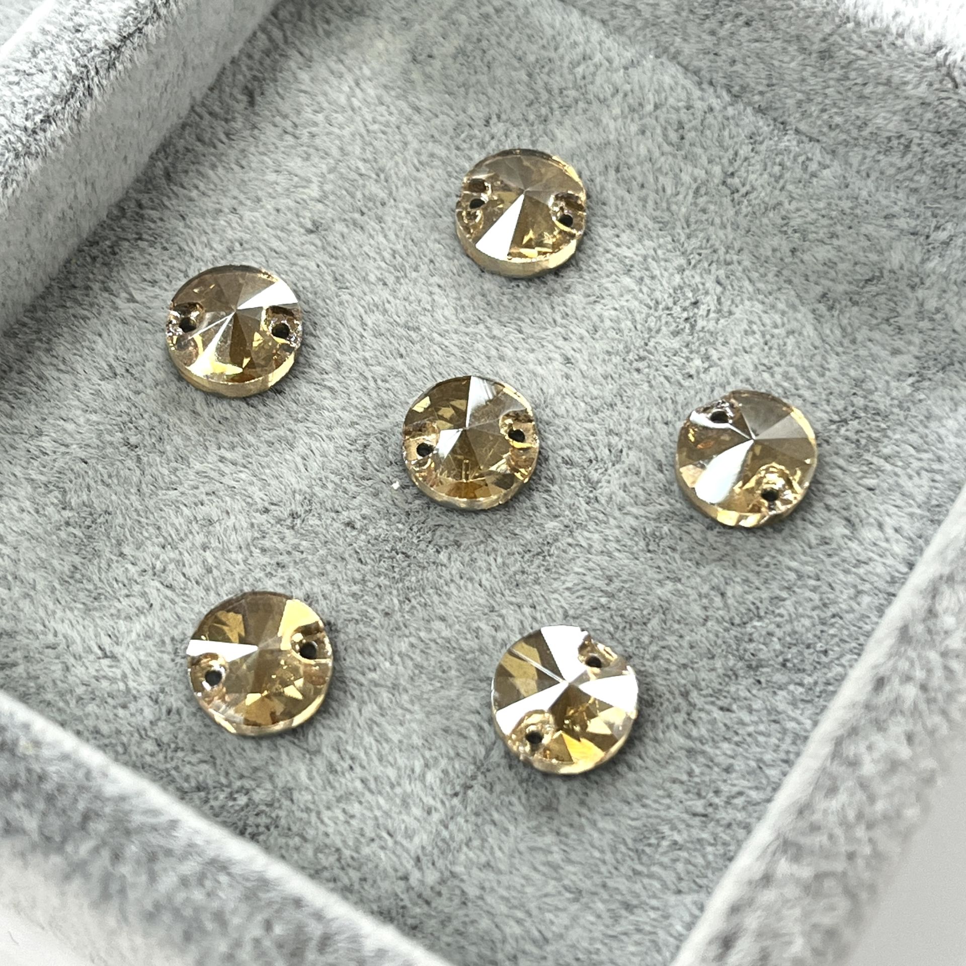 Yuvarlak Şekilli 8mm Dikilebilir Crystal Golden Shadow Cam Taş - Şampanya Dikme Taş