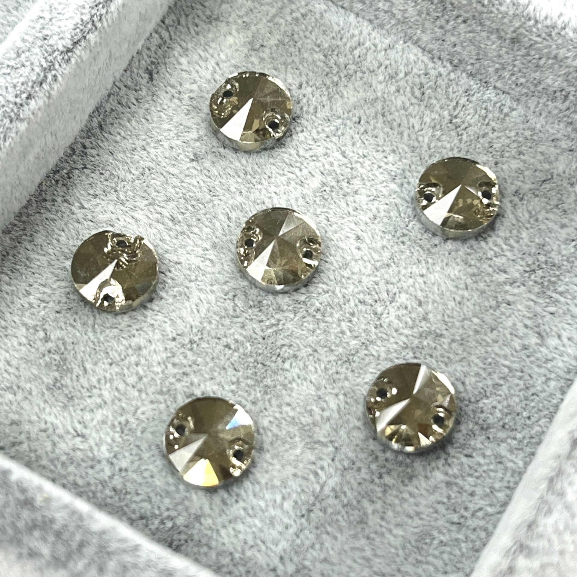 Yuvarlak Şekilli 8mm Dikilebilir Light Colorado Topaz Cam Taş - Açık Kahverengi Dikme Taş