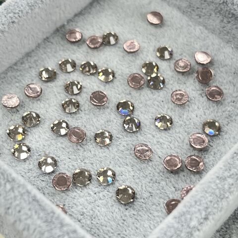 Swarovski 2038 Hotfix SS16 Light Silk (261) - Açık Bej Renginde Kristal Taş