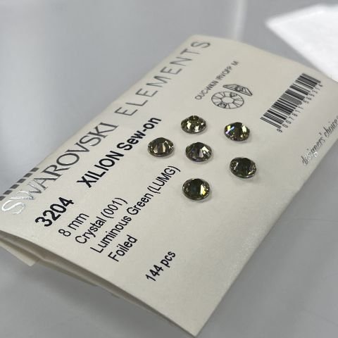 Swarovski 3204 8mm Crystal Luminous Green (001 LUMG) - Işıltılı Açık Yeşil Foyalı Yuvarlak Dikme Taş