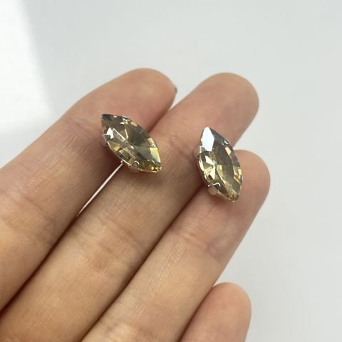 Mekik Şekilli 15x7mm Kasalı Dikilebilir Cam Taş - Altın Renkli Dikme Taş