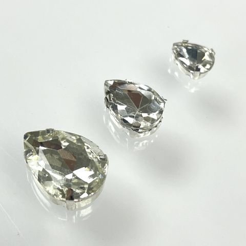 Damla Şekilli Kasalı Dikilebilir Beyaz Cam Taş - 50 ve 10 Adet - Boy Seçenekleri Mevcuttur