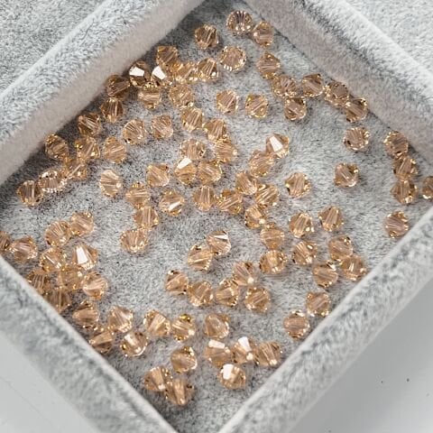 Celestial 4mm Bicone Piramit Boncuk Light Peach (362) - Açık Şeftali Renkli Boncuk