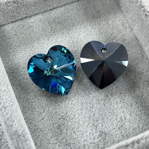 Swarovski 6228 Kalp 14mm Crystal Bermuda Blue (001BBL) - Parlak Lacivert Kolye Ucu