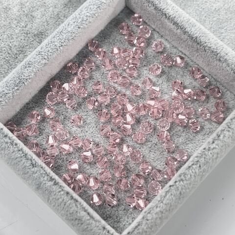 Celestial 4mm Bicone Piramit Boncuk Rosaline (508) - Açık Pembe Renkli Boncuk