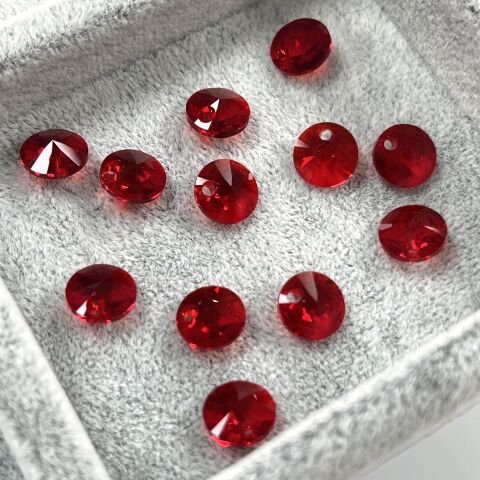Swarovski 6428 Xilion Yuvarlak 8mm Light Siam (227) - Kırmızı Kolye Ucu