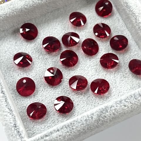 Swarovski 6428 Xilion Yuvarlak 8mm Siam (208) - Koyu Kırmızı Kolye Ucu