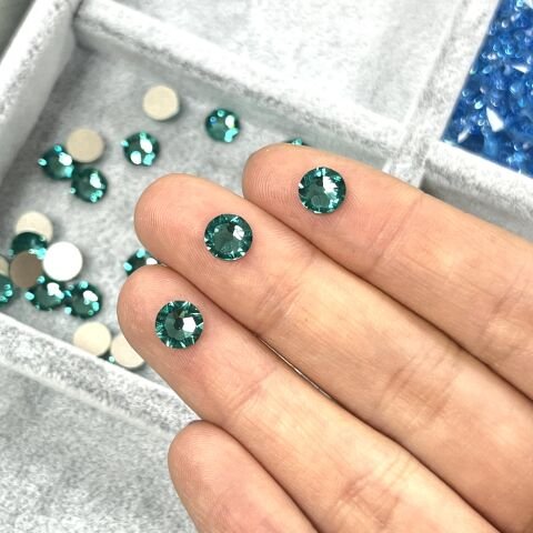 Swarovski 2088 Altı Düz SS30 Rec.Caribbean Green (1409) F - Yuvarlak Açık Yeşil-Turkuaz Kristal Taş