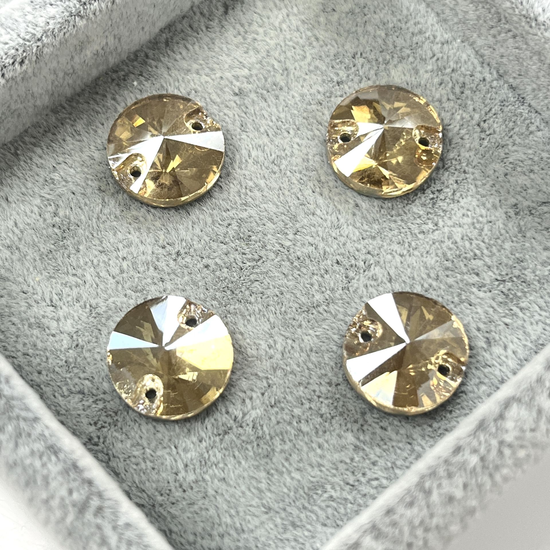 Yuvarlak Şekilli 12mm Dikilebilir Crystal Golden Shadow Cam Taş - Şampanya Dikme Taş