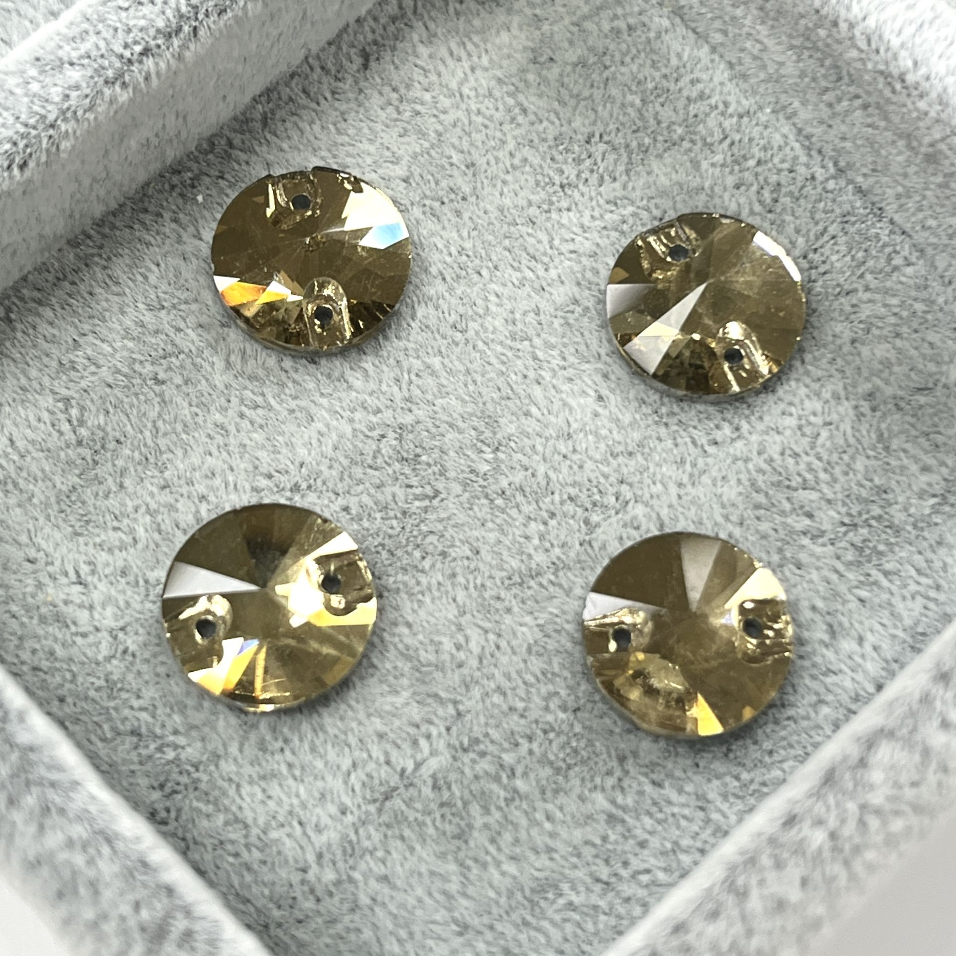 Yuvarlak Şekilli 12mm Dikilebilir Light Colorado Topaz Cam Taş - Açık Kahverengi Dikme Taş