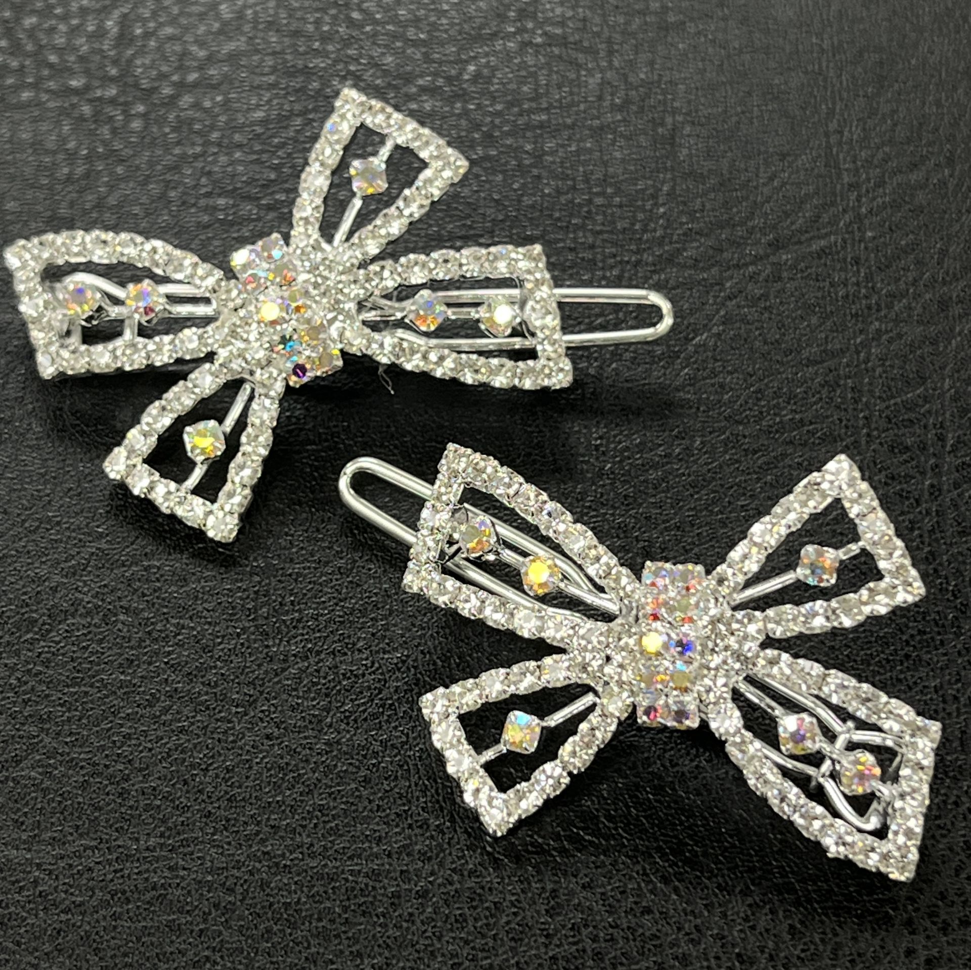 Fiona Kadife Bant Saç Tokası - Parlak Kristal Taşlı Perçinli Saç Firketesi