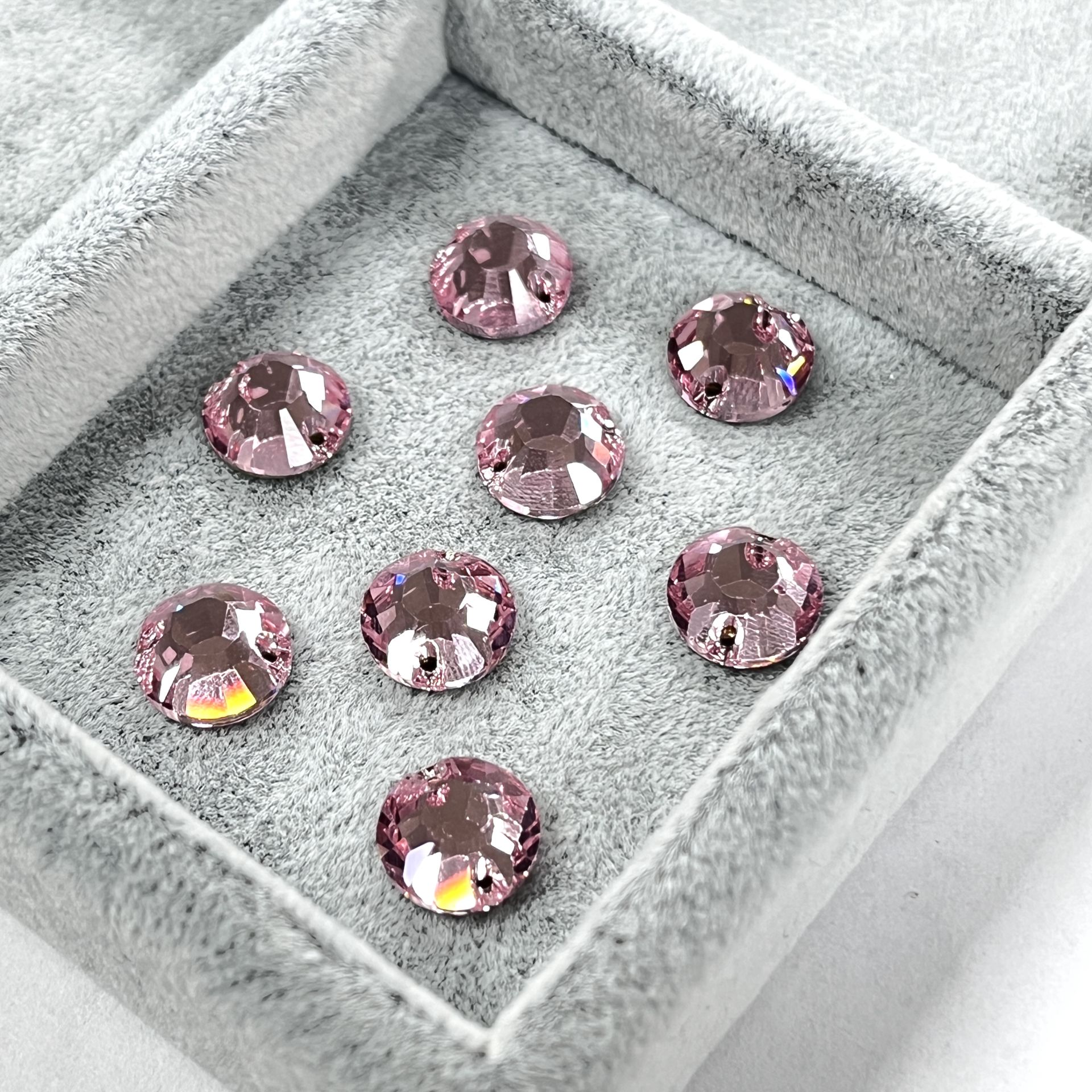 Swarovski 3204 10mm Light Rose (223) F - Pembe Yuvarlak İki Delikli Dikme Taş