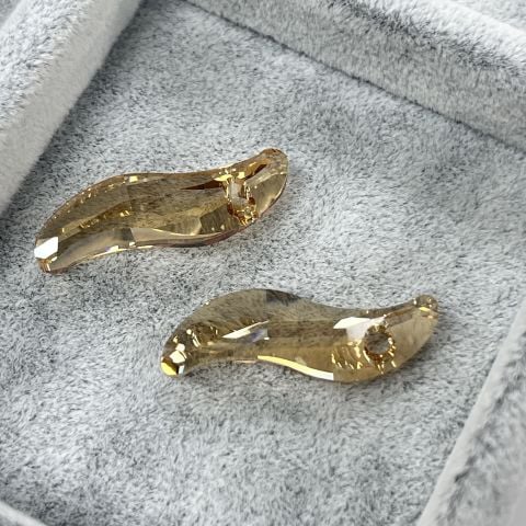 Swarovski 6525 Pendant 28mm Crystal Golden Shadow (001GSHA) - S Şekilli Altın Kolye Ucu