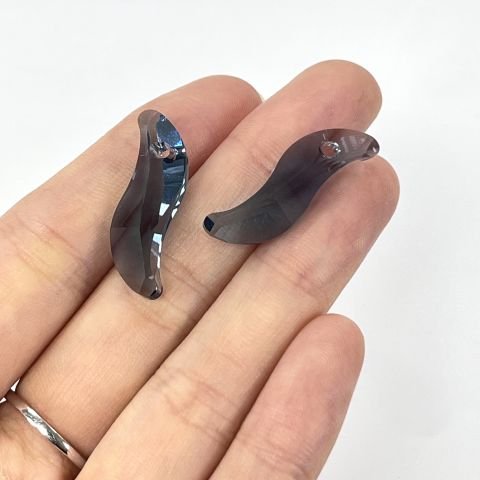 Swarovski 6525 28mm Blue Denim (266) - S Şekilli Deniz Mavisi Kolye Ucu