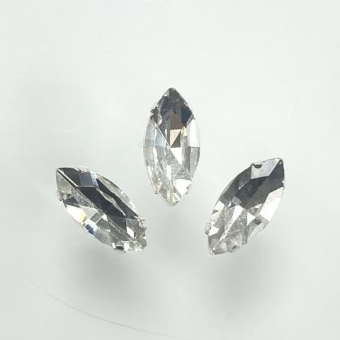 Mekik Şekilli 15x7mm Kasalı Dikilebilir Cam Taş - Beyaz Dikme Taş