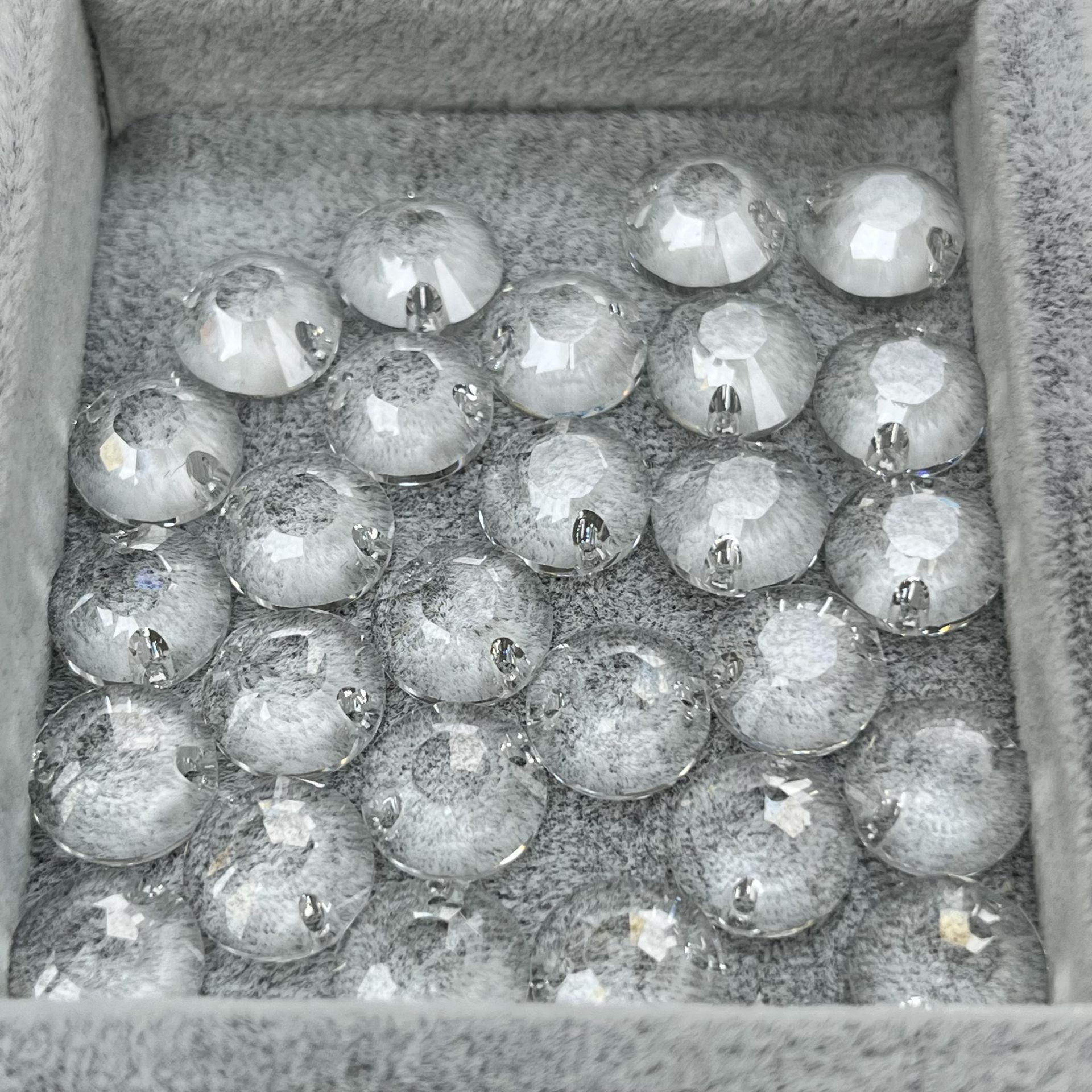 Swarovski 3204 10mm Crystal Foyasız - Şeffaf İki Delikli Dikme Taş