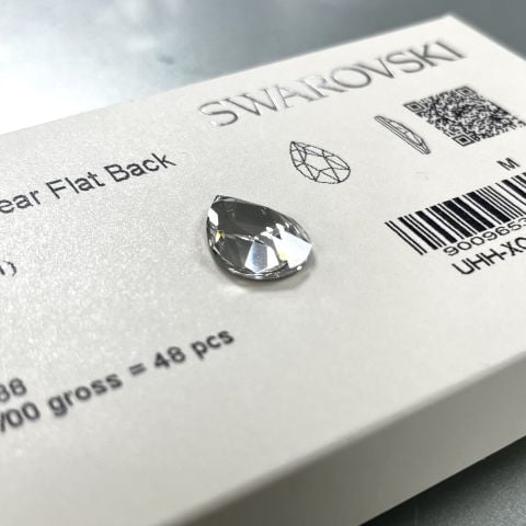 Swarovski 2303 18x13mm Crystal (001) Foyalı - Damla Şekilli Altı Düz Beyaz Kristal Taş - 2 ADET