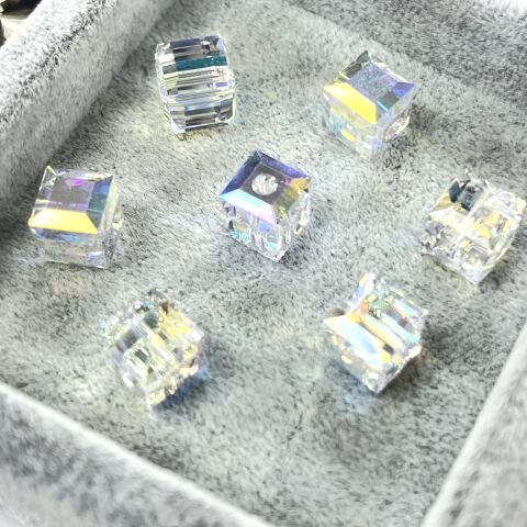 Swarovski 5601 Küp Boncuk 8mm Crystal AB (001AB)  - Janjan Renkli Top Boncuk