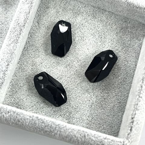 Swarovski 6673 Meteor 18mm Jet (280) - Sarkıt Şekilli Tek Delikli Siyah Renkli Kolye Ucu