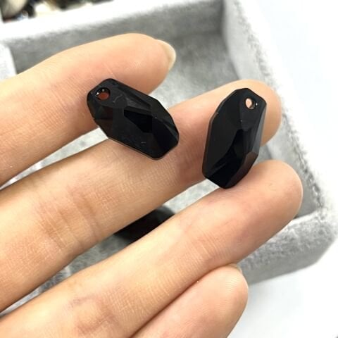 Swarovski 6673 Meteor 18mm Jet (280) - Sarkıt Şekilli Tek Delikli Siyah Renkli Kolye Ucu