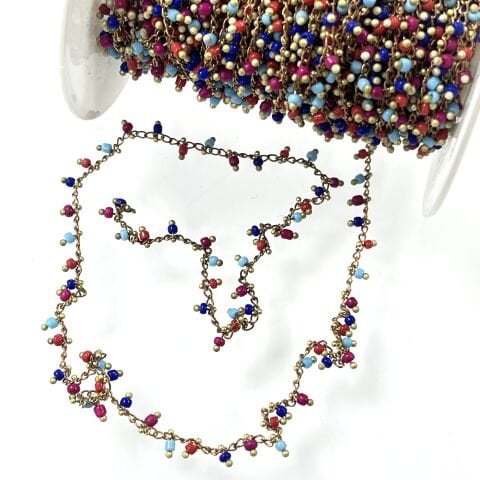 Bordo-Mavi Renkli Plastik Boncuklarla Süslü Pirinç Zincir Ham - Kaplamasız: