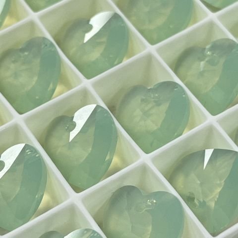 6228 14mm Chrysolite Opal (294) - Opal Açık Yeşil Kalp Kolye Ucu