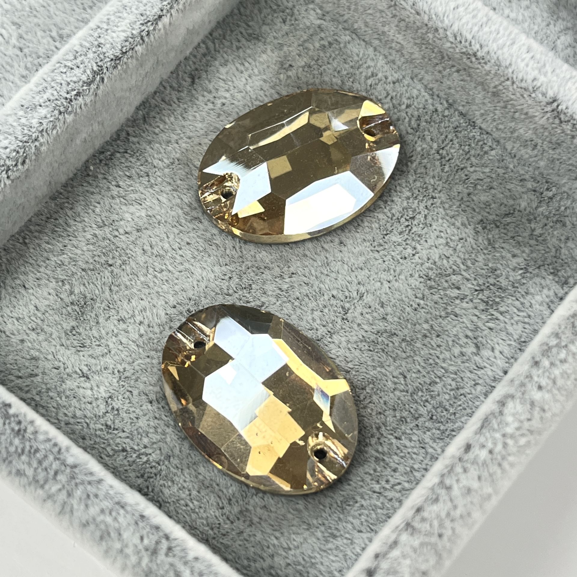 Oval Şekilli 24x17mm Dikilebilir Crystal Golden Shadow Cam Taş - Şampanya Dikme Taş