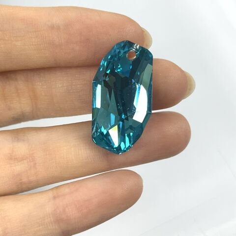 Swarovski 6673 Meteor 28mm Light Turquoise (263) - Sarkıt Şekilli Tek Delikli Açık Turkuaz Renkli Kolye Ucu