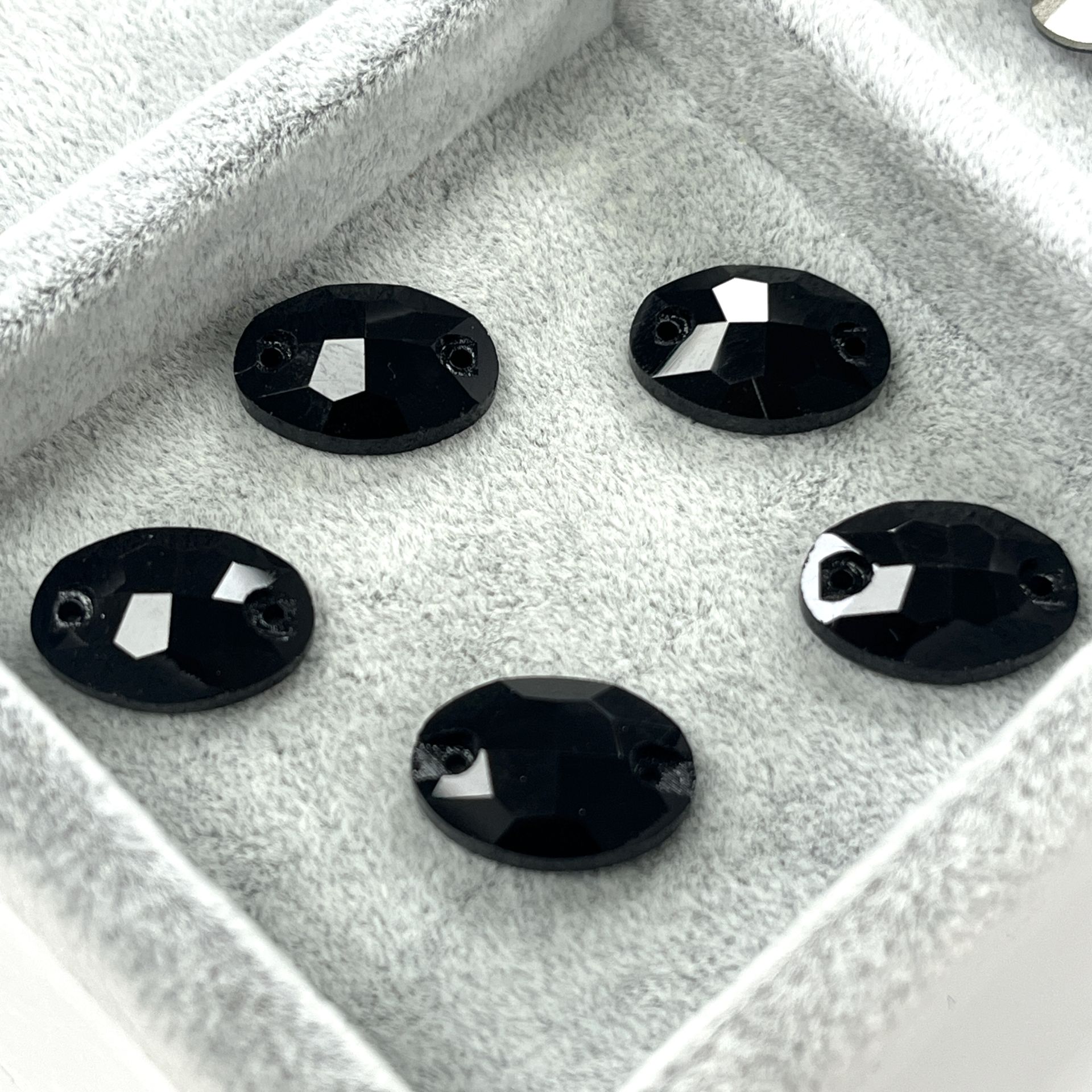 Oval Şekilli 16x11mm Dikilebilir Jet Black Cam Taş - Siyah Dikme Taş