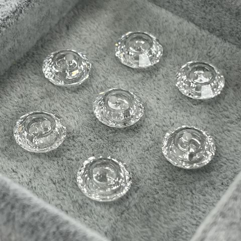 Swarovski 3122 Düğme 10mm Crystal (001) U - Yuvarlak Beyaz Renkli Ortadan Dikilebilir Düğme