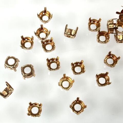 JOSEF BERGS Chaton SS39 - 4 Hole Slot - Raw