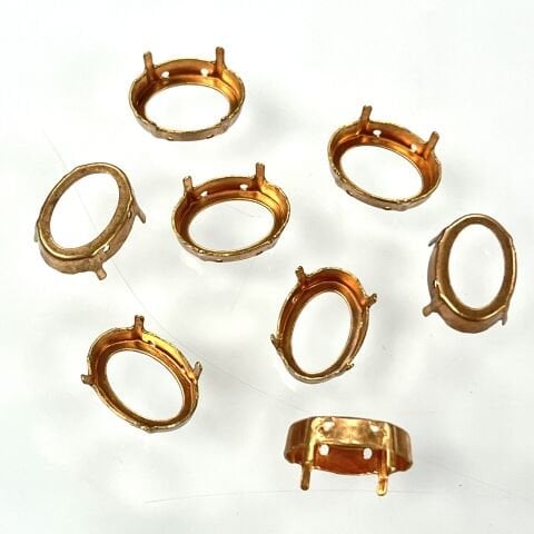 JOSEF BERGS 18x13mm Oval - 4 Delikli Yuva- Ham