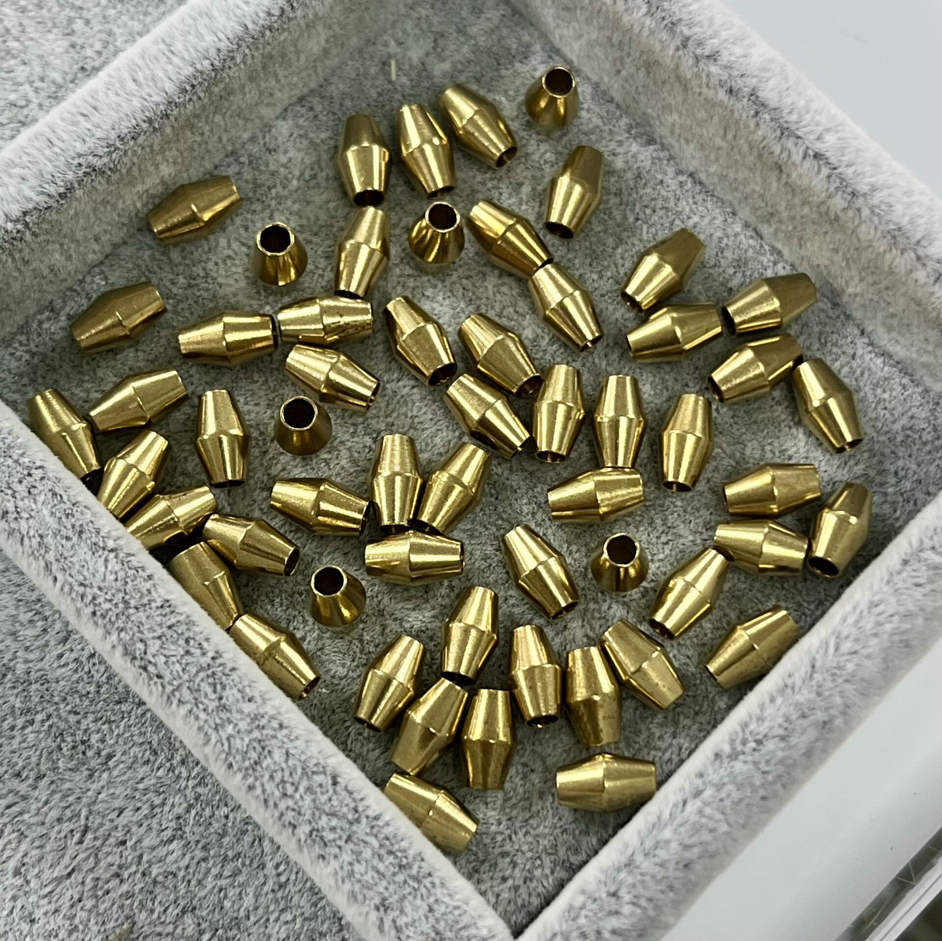 Mekik Pirinç Metal Boncuk 4mm x 7mm - Ham