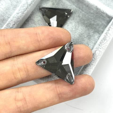 Üçgen Şekilli 22mm Dikilebilir Crystal Silver Night Cam Taş - Füme Dikme Taş