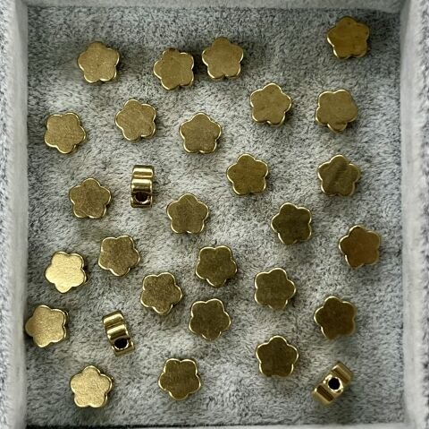 Papatya Şekilli Pirinç Metal Boncuk 6mm x 6mm - Ham