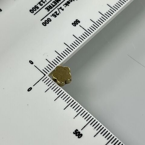 Papatya Şekilli Pirinç Metal Boncuk 6mm x 6mm - Ham