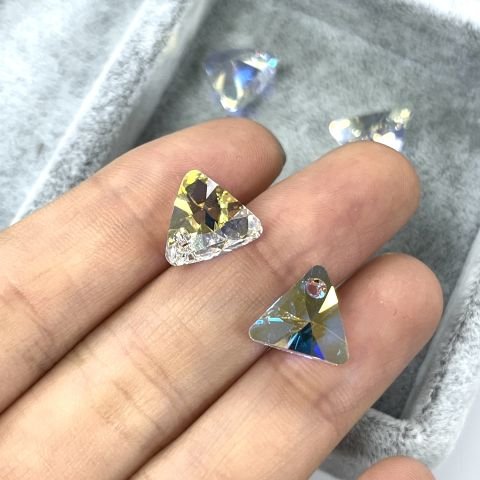 Swarovski 6628 Üçgen 12mm Crystal AB (001AB) - Janjan Renkli Kolye Ucu
