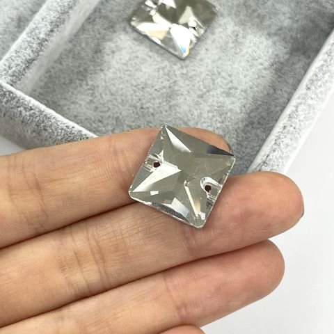 Kare Şekilli 16mm Dikilebilir Crystal Cam Taş - Beyaz Dikme Taş