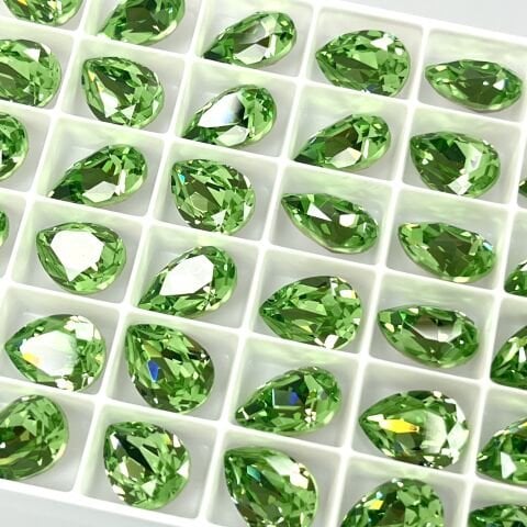 Swarovski 4320 Damla 14x10mm Recreated Peridot (1408)  F - Damla Şekilli Açık Yeşil Renkli Kristal Taş