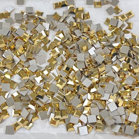 Swarovski 2400 Kare 3mm Crystal Aurum F (001 AUR) - Altın Renkli Altı Düz Mini Kristal Taş