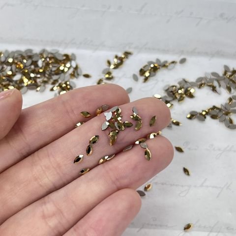 Swarovski 2200 Mekik 4x2mm Crystal Aurum F (001 AUR) - Altın Renk Altı Düz Kristal Taş