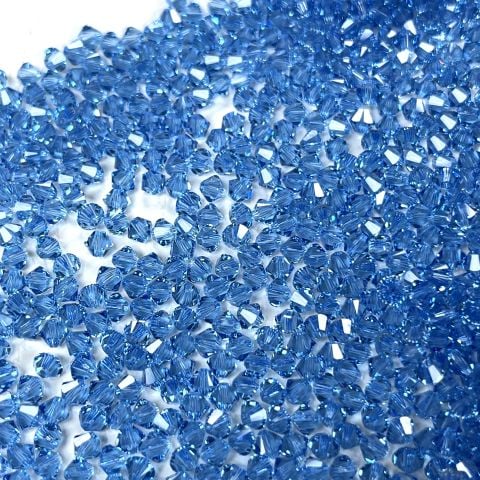 Swarovski 5328 Bicone Boncuk 4mm Recreated Ice Blue (1405)  - Buz Mavisi Piramit Boncuk