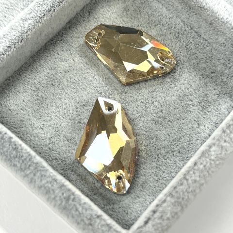 Galactic Şekilli 27x16mm Dikilebilir Crystal Golden Shadow Cam Taş - Altın Dikme Taş